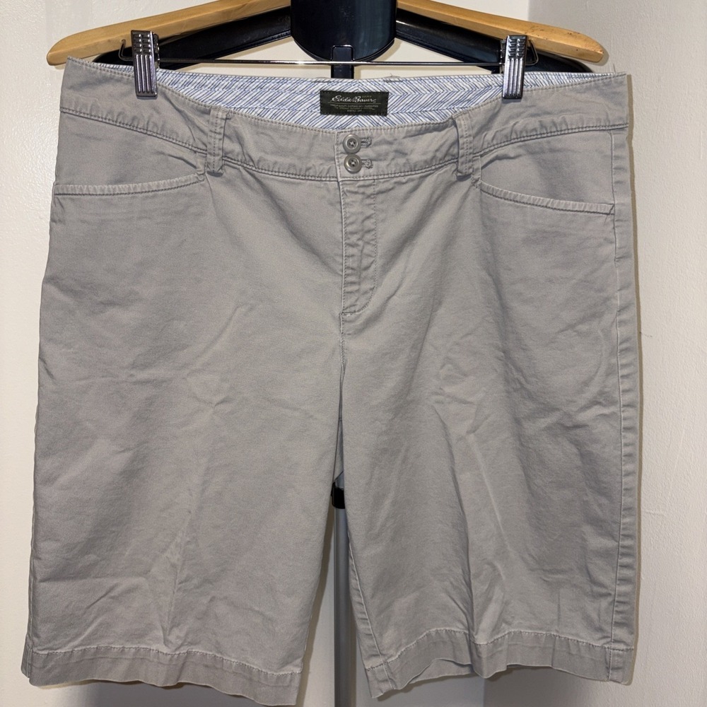 Eddie Bauer Womens Khaki Chino Shorts Size 14 Tan Cotton Twill Mid Rise Casual